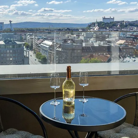 Skau Sky Park Amber By Zaha Hadid Free Parking,panoramic View * Pressburg